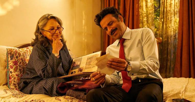 #Gulmohar is much more than merely a feel good movie on.The emotions touch the string ❤️ and reach where they were intended to at the first place. @BajpayeeManoj is a legend.Made my eyes wet whenever the man wept on screen.