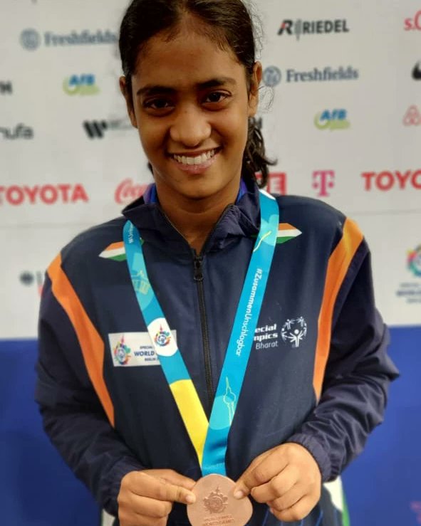 Athlete Miss. Siya Sarode and Miss. Taniya Ulhas Usgaonkar did #Goa and #India proud as they shared five medals in Powerlifting and Roller-Skating at the ongoing #SpecialOlympicsWorldGames2023 being held in #Berlin.