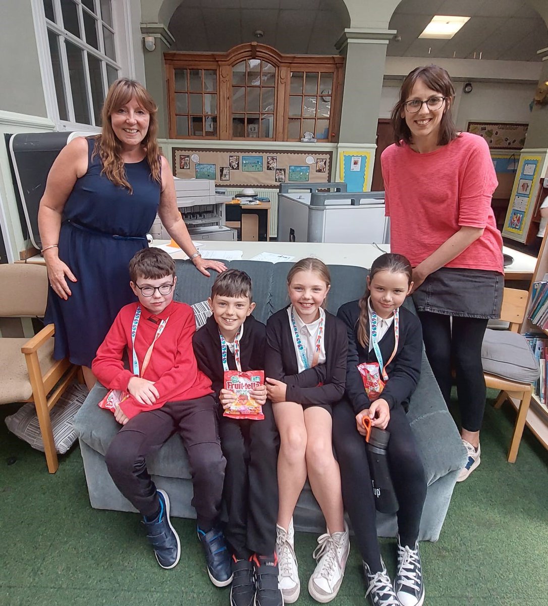 ScotMediation's tweet photo. We loved reconnecting with the amazing peer mediators at Denbeath Primary School today! Such an inspiring group of young people who are doing a brilliant job of supporting their peers with their disagreements. Well done team! 👏👏 #peermediation #mediation https://t.co/9vdWMOREhD