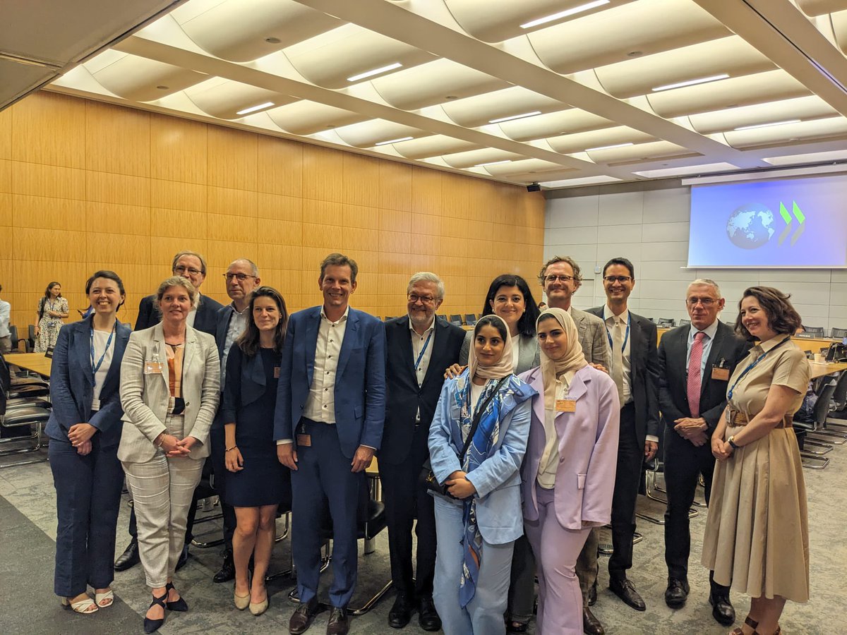 Instructive discussions with @OECDdev members in the context of NL peer review today. Proud that we are viewed as an effective, self-reflective and innovative donor. Review will be finalized and released by OECD/DAC in September.