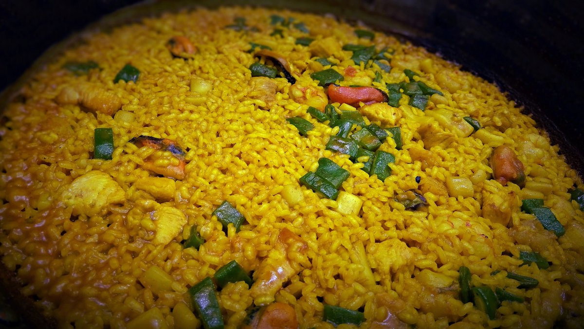 🔥 𝙎𝙪𝙜𝙚𝙧𝙚𝙣𝙘𝙞𝙖 👌

🥘 #PAELLA DE SEÑORITOS MIXTA  🥘🤤
Pollo, gambas, calamar, mejillones, ajo, cebolla, tomate, pimentón dulce, judía verde, todo limpio y troceado 🐔🦐🦐🦑🍅🧄😋

🥘 arroceriacasapepesanchis.es/carta/#_arroces

📲 𝟵𝟱𝟳 𝟰𝟭𝟮 𝟮𝟵𝟱

#CordobaEsMas
#CordobaEsp #Andalucía