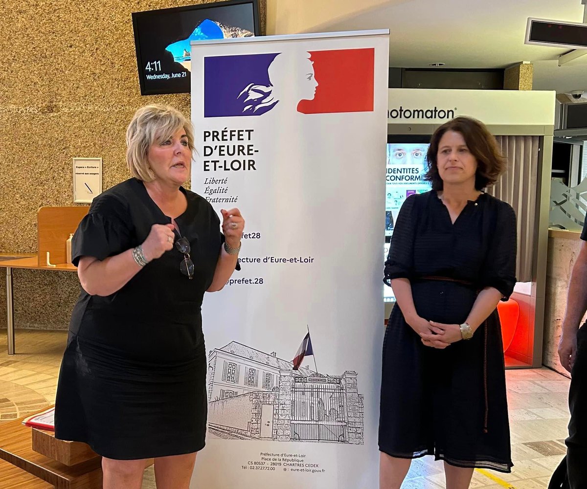 [FRANCE IDENTITÉ]

Aujourd’hui Françoise SOULIMAN, Préfet d’Eure-et-Loir a accueilli Anne Gaëlle BAUDOUIN, Directrice de l’agence nationale des titres sécurisés.

1/3