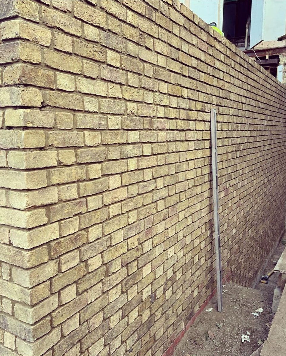 Brickwork has now started at our Trinity Road site for the ground, first and second floor extensions!

#propertylondon #londonreno #londonbasement #londonbrick #londonbrickwork #luxuryhomes #londonarchitect #londondeveloper #propertydeveloper #wandsworth