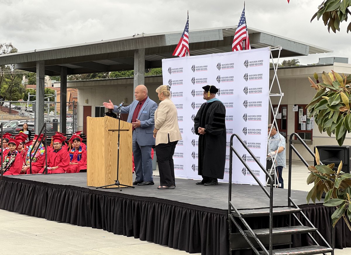 VEF_Vista's tweet photo. Congratulations to the VEF Scholarship recipients and all Graduates of Major General Raymond Murray High School! (Presented 6/7/23) https://t.co/KIsj5wvydr