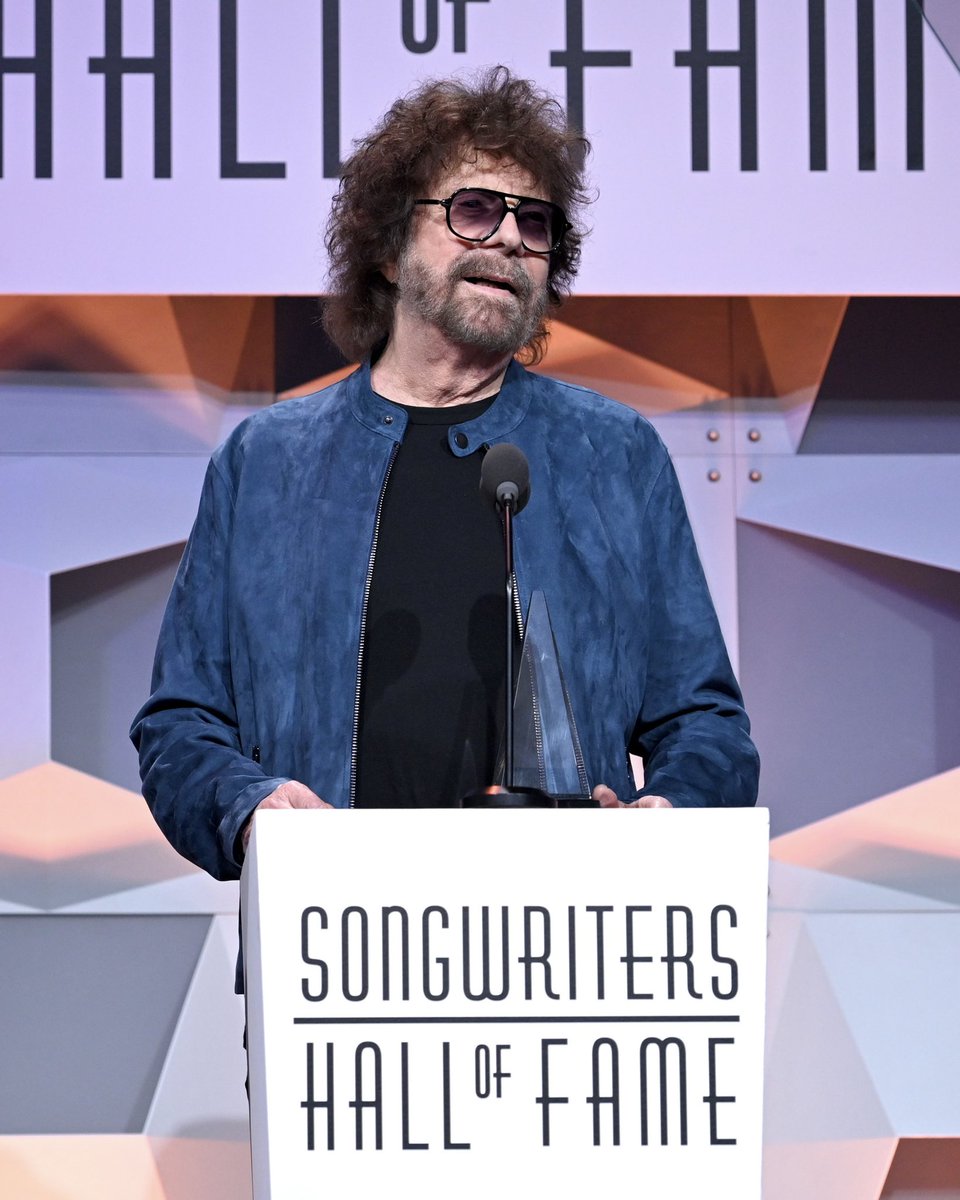 Jeff Lynne's ELO tweet media