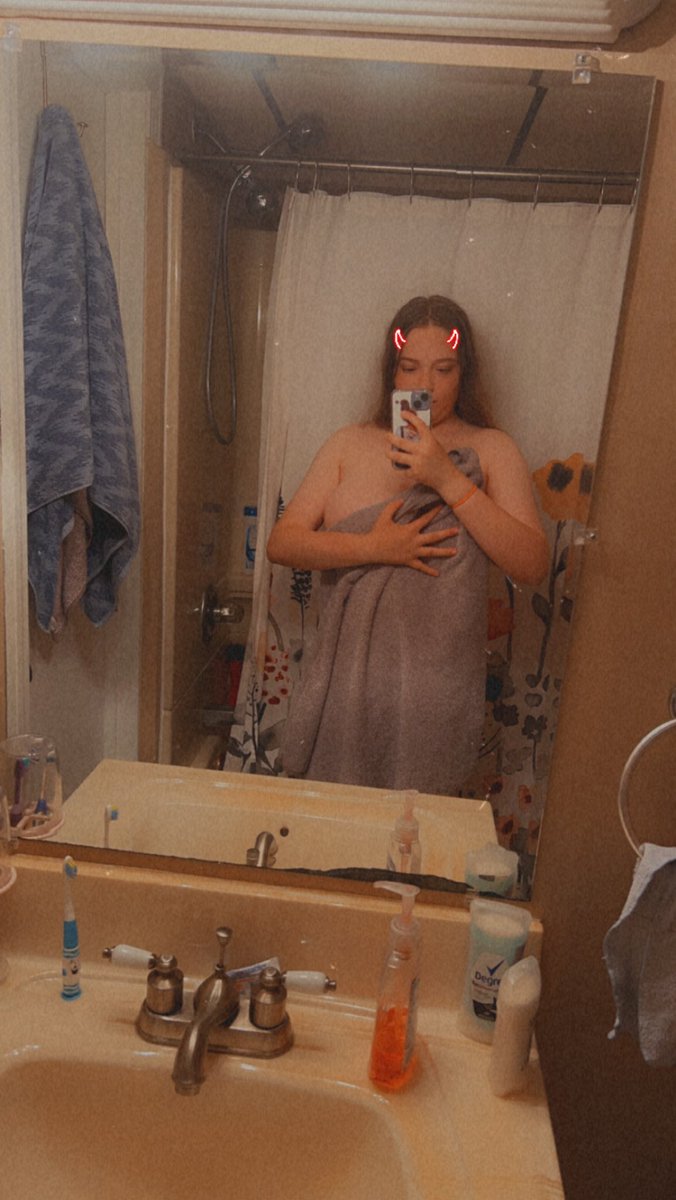 Mistress_cadenc's tweet photo. Any #buying_content buyers want to buy the uncovered version 🤭 

Cash app-cadencewhite90❤️

Snap- cadence_white23

#buying_content #paypig #findom #finsub https://t.co/qAzD5JRieg