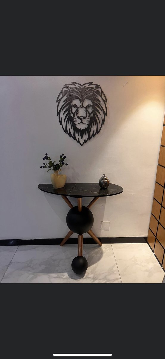 LessismoreF's tweet image. &quot;Bring elegance and style to your entryway with this stunning coffee table-turned console✨☕. Perfect for displaying your favorite decor pieces and adding a touch of warmth to your home decor. 

We love how this curated design creates an inviting ambiance.

#interiordecor