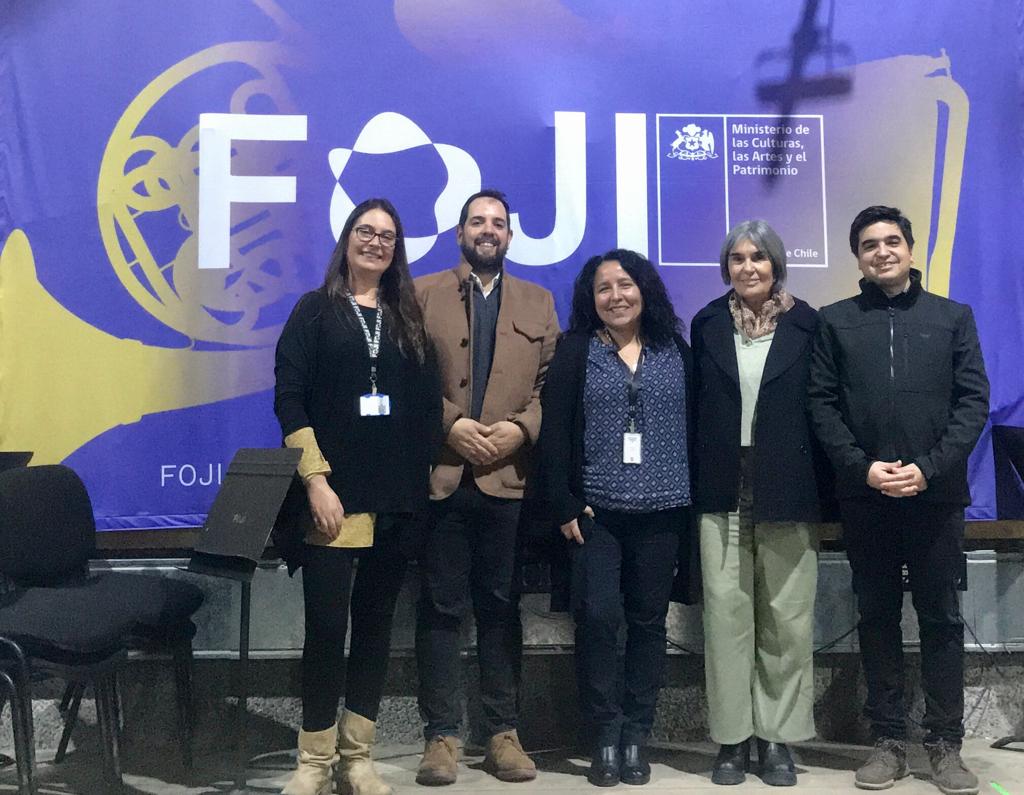 UNDAVOFICIAL's tweet photo. 🔸La #UNDAV desarrolló una serie de actividades académicas en #Chile
📌Fue a través de la Vicedecana del Departamento de Cultura, Arte y Comunicación, Prof. Liliana #Conles.
🔗+Info: https://t.co/8OyrmSEba8
#UniversidadPública #Educación https://t.co/aXV6H0R4b6