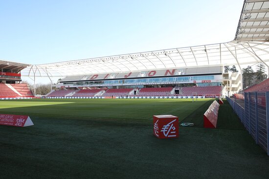 🚨💰 François Rebsamen, maire de Dijon, confirme que la ville soutiendra le club dans sa descente, en baissant le loyer du stade à 437 000 € 💶 en N1 (contre 700 000 € 💸 en Ligue 2) 

(Le Bien Public)