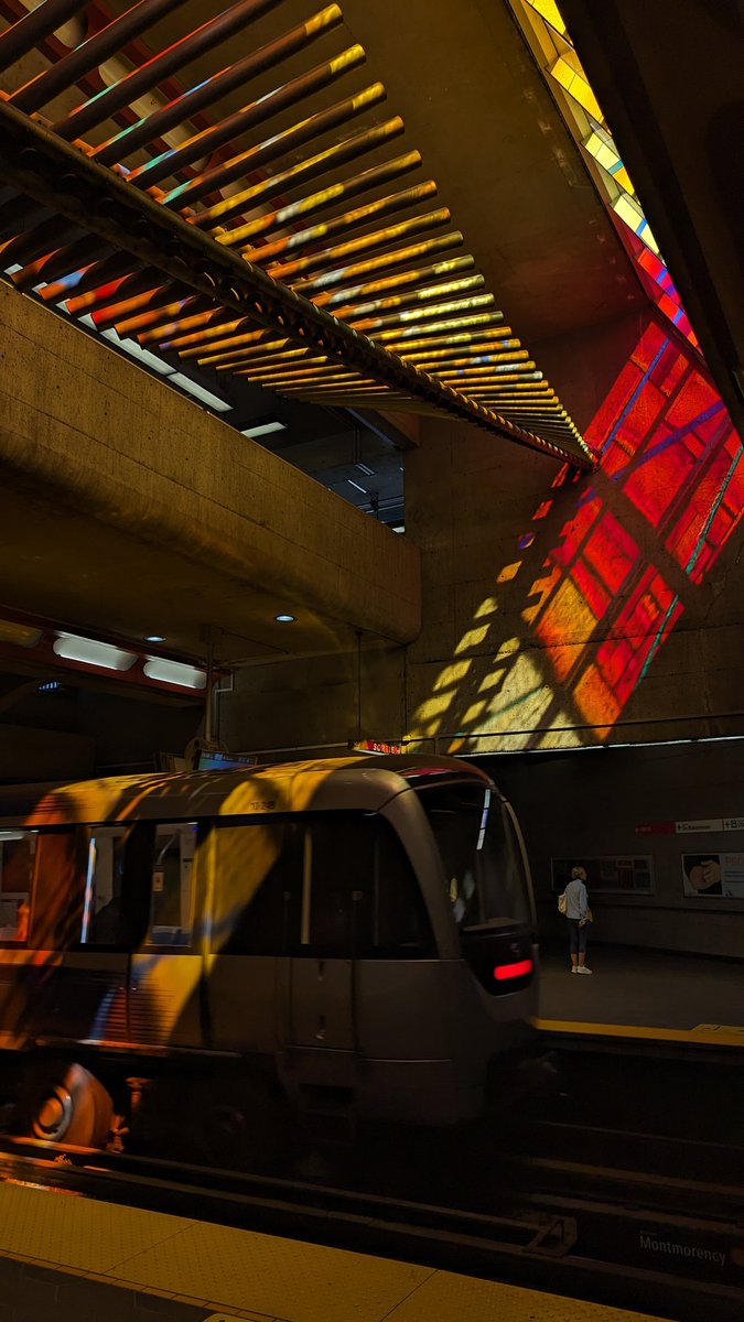 Vendome Station. So colorful lately ♥️