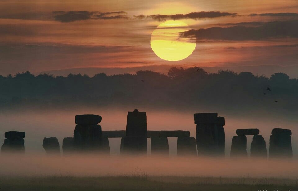 Happy summer Solstice my dear friends 🤗, today we have 16 hours of day light, the longest day. In a way I feel a little sad because we are halfway through summer and going towards darker days of winter 🫶 #SummerSolstice ❤️ #Stonehenge