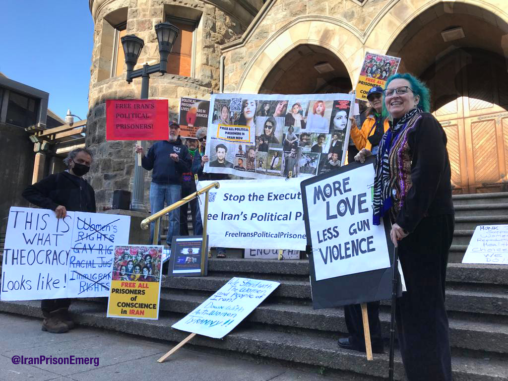 IranPrisonEmerg's tweet image. In front of @UUSF, joint internationalist vigil w/ IEC in San Francisco in unity w/ Global Day to Support Political Prisoners in Iran, celebrated in 17+ cities worldwide this week. #20JuneIran #FreePoliticalPrisoners #StopExecutionsinIran