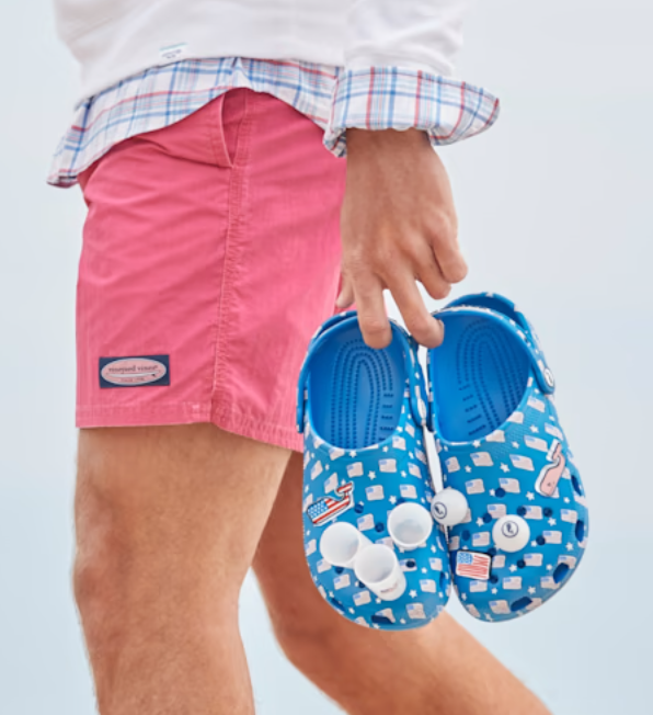 SOLELINKS's tweet photo. Ad: NEW vineyard vines x Crocs Collection dropped today via Crocs US => https://t.co/5gDYq57NZB

$15 off $75 code SAVE15
$20 off $100 code SAVE20 https://t.co/Sy0PB0LVeP