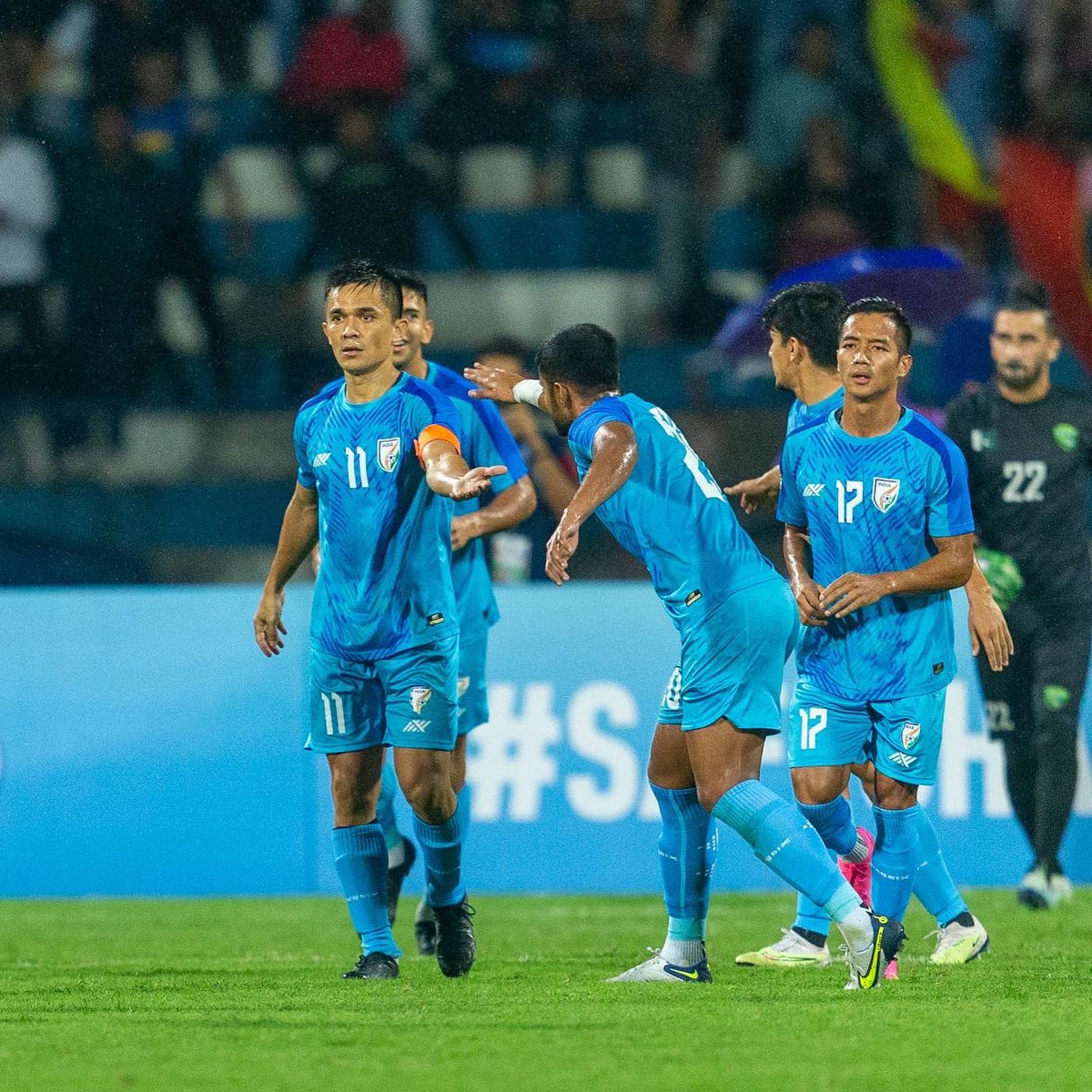 DebjitGhosh04's tweet photo. What a start for the #BlueTigers in the #SAFFChampionship2023 

Sunil Chhetri impeccable as always, very well supported by the entire team! 🇮🇳⚽⚽

#IndianFootball #BackTheBlue #IndianFootballForwardTogether https://t.co/h9CmC5r6Hb