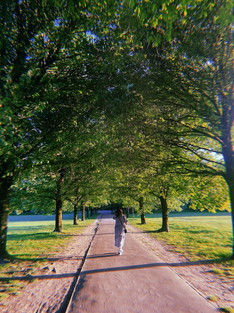 ellsouth's tweet image. My new single HEART is out TOMORROW. First new music in a long old time. 

Shout out to all those who lent me their talent and time to work on it. Massively grateful. 

Heart will be available everywhere at midnight.