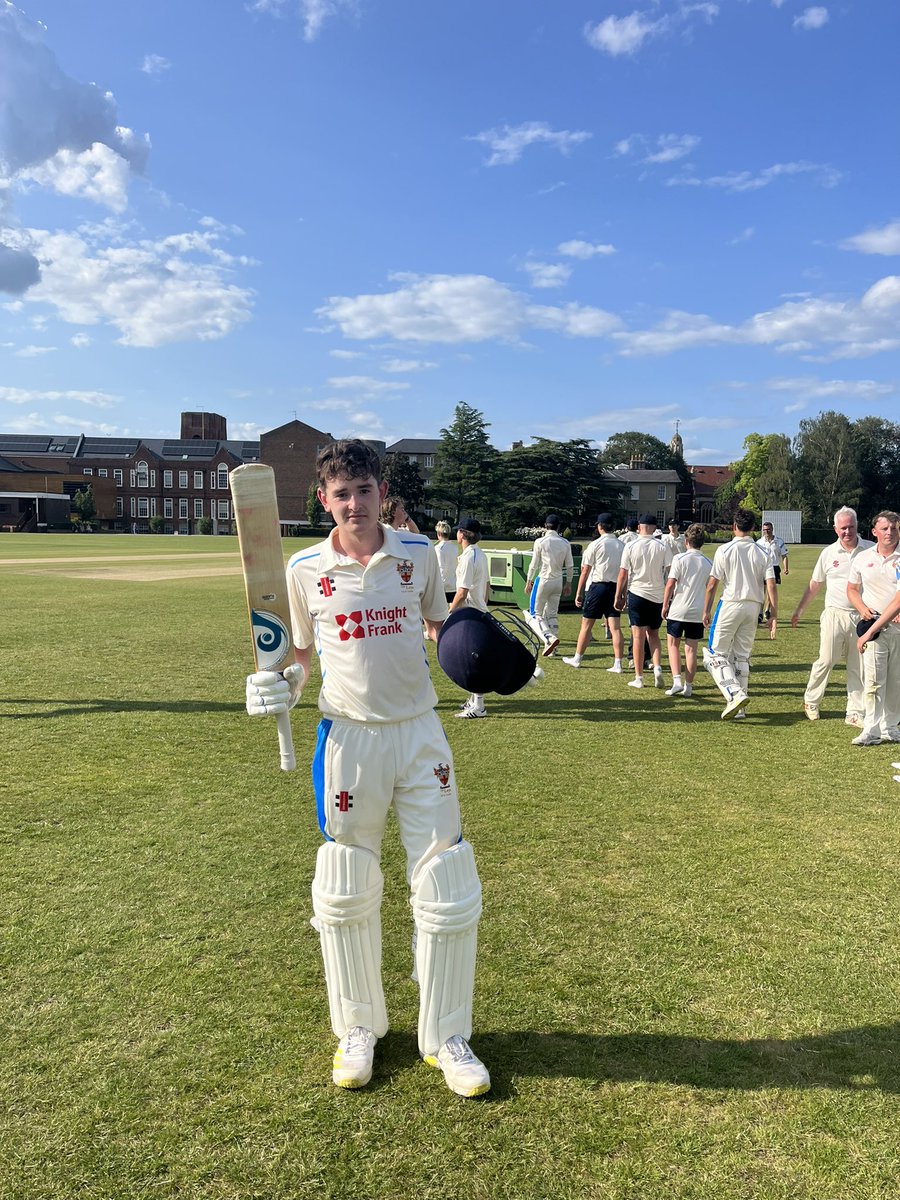 LeysCricket's tweet photo. MCC score 252 before their declaration. The Leys reply with 224-6. Jack H with a Captain’s Innings of 106*. Match Drawn #cricketisthewinner 🏏🏏🏏🏏🏏 https://t.co/vqJF4baNEc