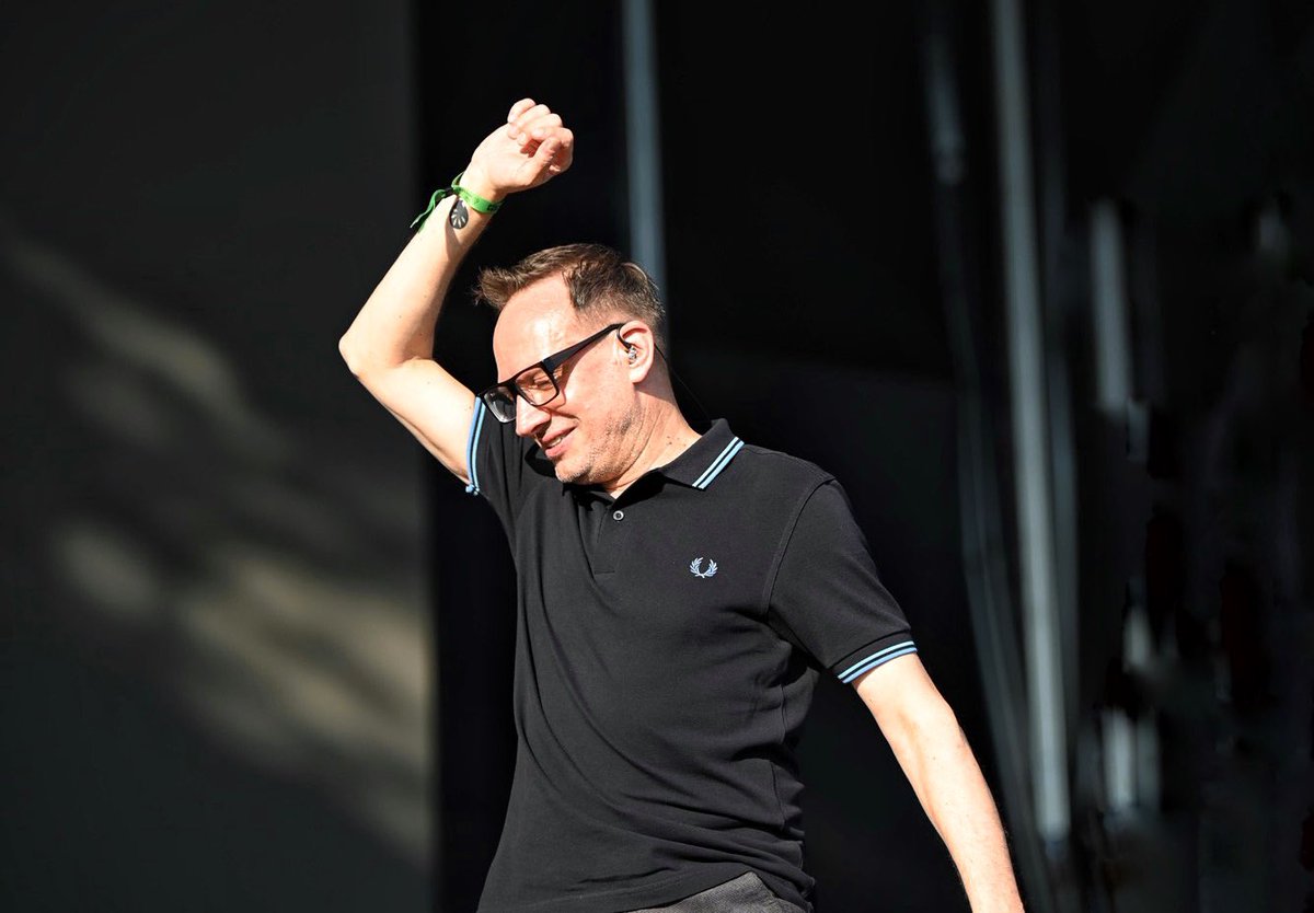 Με τους Μίκρο δεν κοιμάται ποτέ αυτή η πόλη!! 

#releaseathens23 #snfnostos #day4 #mikro #makingmemoriestogether