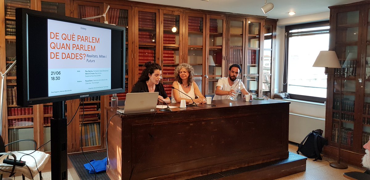 AteneuBCN's tweet photo. Sala plena en el retorn de @CienciaAteneu!

📊 De què parlem quan parlem de dades? Realitats, Mites i Futurs

Amb Pau Garcia, de @domesticstream i @mercecrosas, del @BSC_CNS https://t.co/Pry3QU4lqE