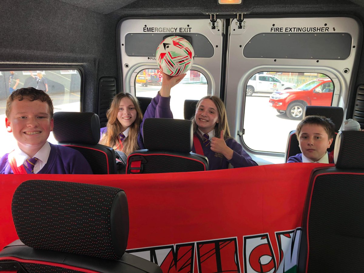 St Joseph’s students in the TCC group helped lead the meeting and presented on their campaign to end school hunger at a gathering of people working on anti-poverty strategies in Wrexham. The meeting took place at The Racecourse Ground. Well done, everyone! #tcc #wrexhamafc #sjwxm