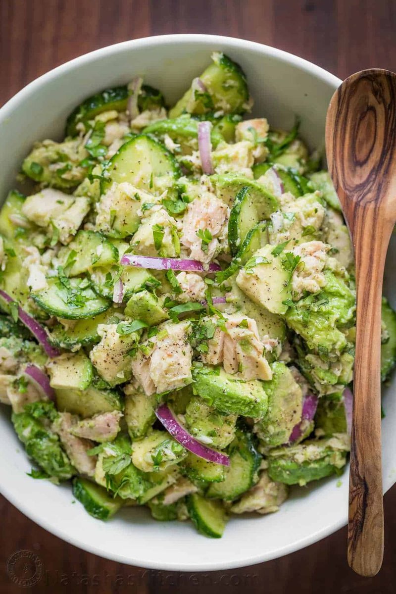 A simple and surprising combination of ingredients but it just works! RECIPE: natashaskitchen.com/avocado-tuna-s…