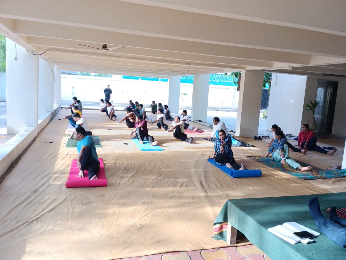SunilPagar76's tweet photo. Glimpse of celebration of 9th "International Yoga Day -2023" in auspicious presence of Shri.S. S. Adkar PDJ ,Shri.A. A. Bhosale CJM ,and Smt.B. H. Parmar, JMFC at District Legal services ( District Court) and JAIL Authorities, Silvassa, DNHDD https://t.co/90W2efoL8t