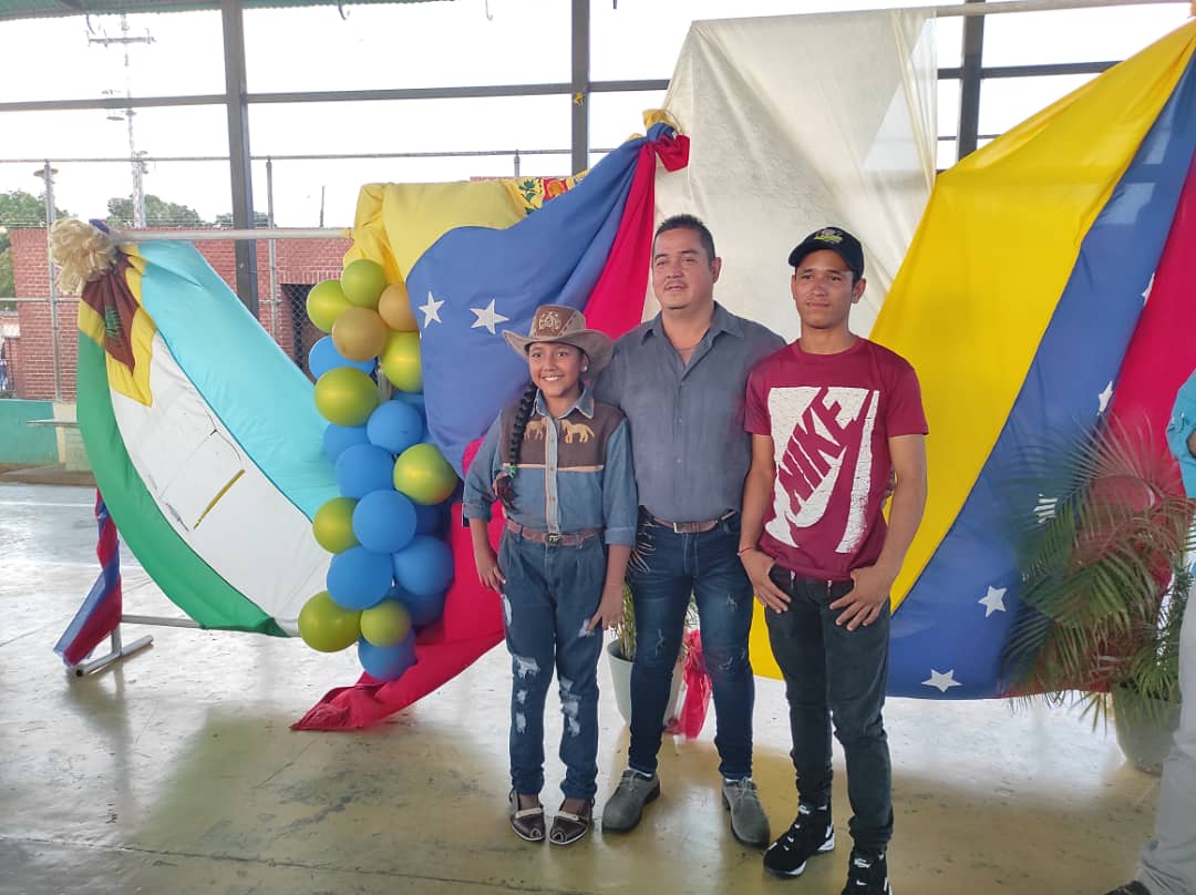 Alc_aguasay's tweet photo. #Junio21| Hoy Dilcia Romero @Dilciaromero y José Sierra @Josesierra, debutarán en la audición estadal de Talento de Corazón Juvenil 2023.
Todo el éxito y bendiciones para nuestros dignos representantes del folklore.
#Talentodecorazon
#Aguasay
#Monagas
#Venezuela https://t.co/JkJDDNEPLu