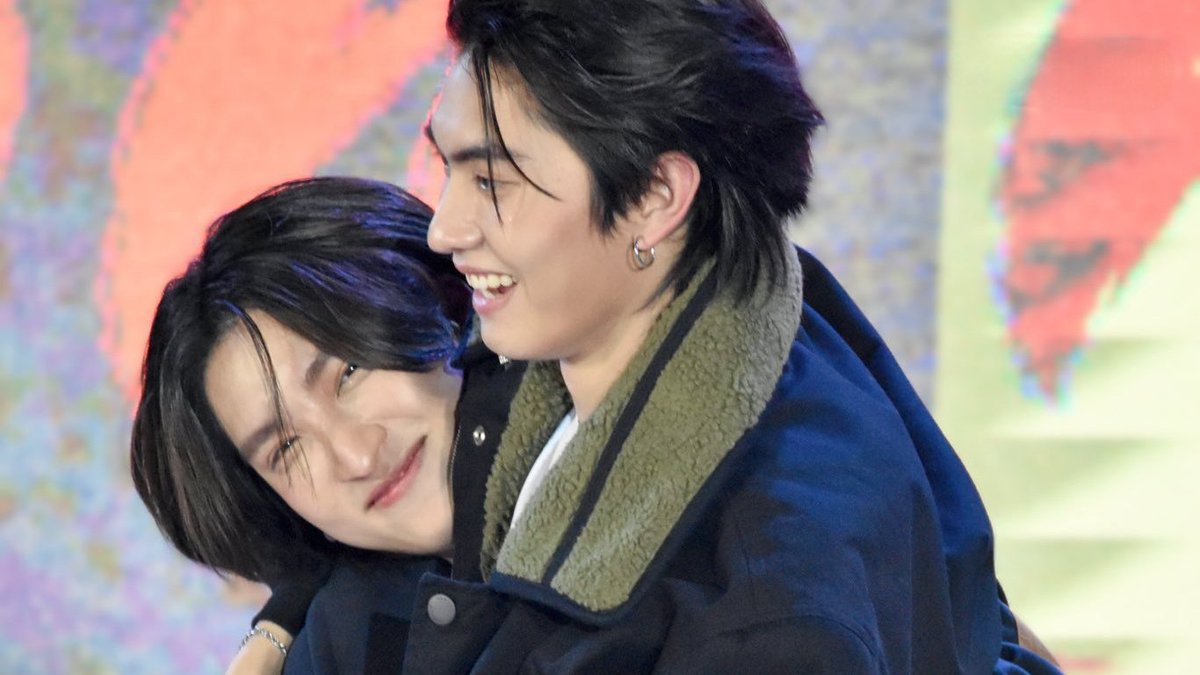 fan de los chicos y no me quise la oportunidad de venir al #Lovǝ𝑖𝑛𝑇hᥱᥲιrᡴꪫ·𝕥𖦹ur⁩ apoyar estos hermosos seres #𝕭𝚘𝚗𝚘𝚑ดอกไม้·𝑣𝑒𝑟𝑠𝑎𝑟𝑦⁩.

⠀⠀ᨦദ  ݁   ﹙ @ 𝐃. ᥣιvᥱ ﹚ 𝟫𝟥   ฅ  !