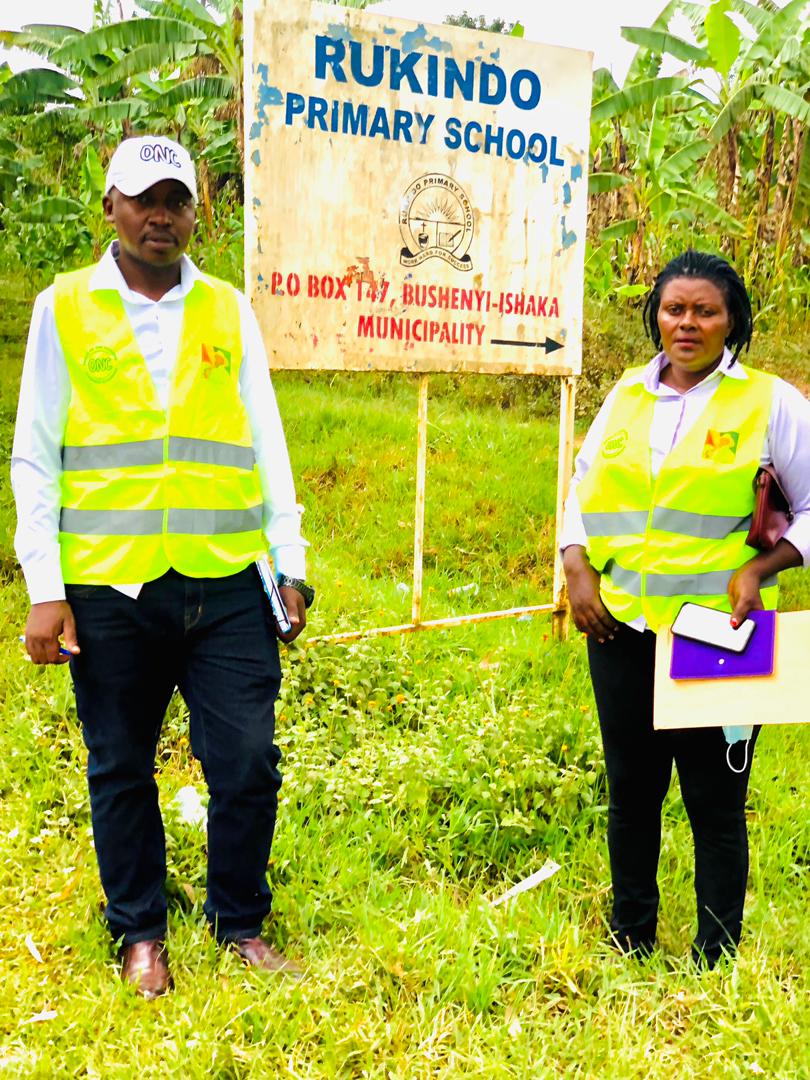 Njjerumedia's tweet photo. The ONC Greater bushenyi sub-regional coordinator Benson Mugisha &amp; the team, visited two schools namely Rukindo primary school &amp; Kaburengye primary school and captured several challenges faced &amp; as well to monitor the hygiene &amp; services rendered for students. 
#TovaKuMain https://t.co/QOaKVD6u09