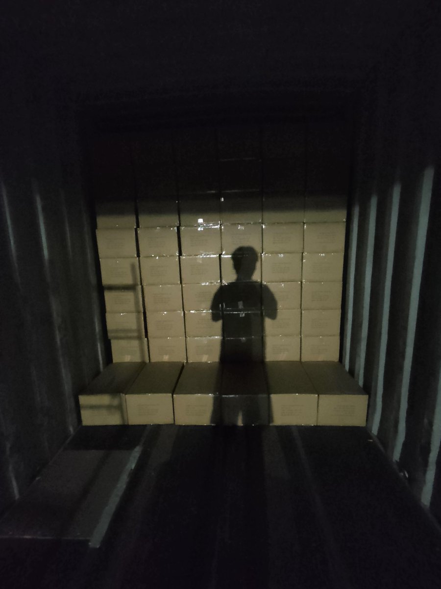 We keep supplying some, dried mealworms and dried blackwater flies, working very hard,#Mealworms #BSF #insect