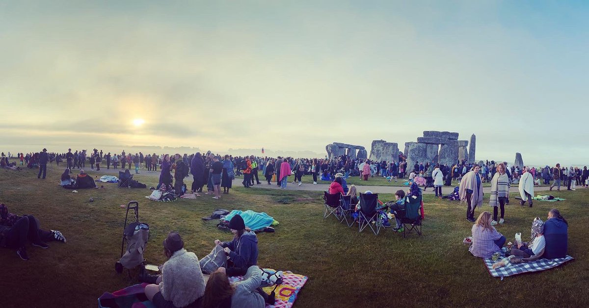 Happy #SummerSolstice2023 <a href="/EH_Stonehenge/">Stonehenge</a> at dawn this morning