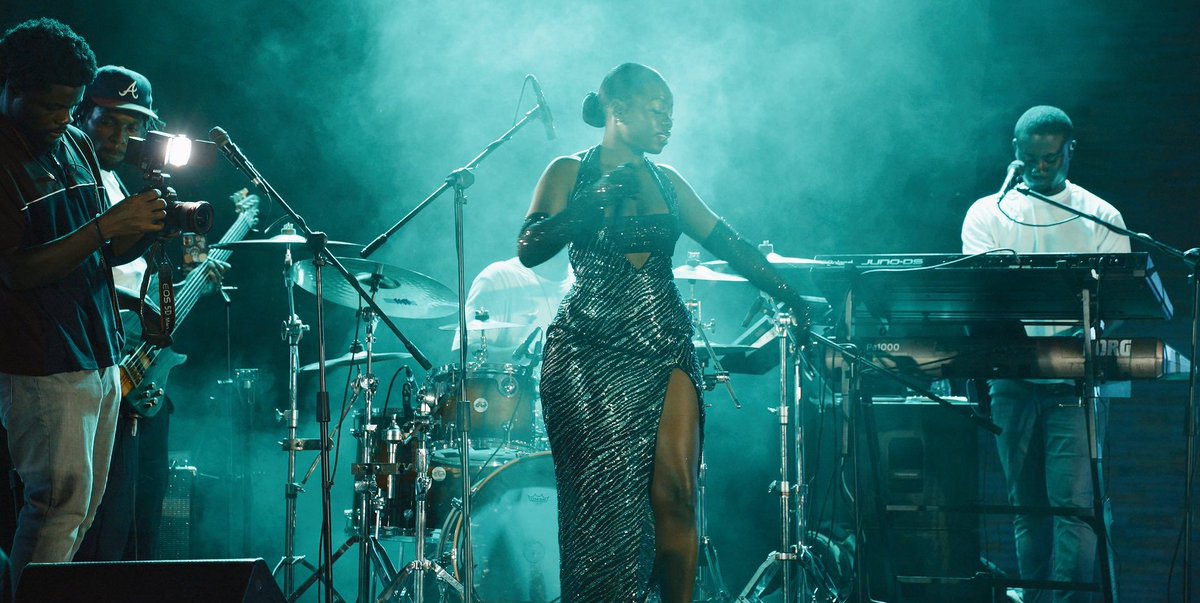 news_ghana's tweet photo. Darkua Delivers Showstopping Performance at Ess Live 3 #Entertainment #Darkua #EssLive https://t.co/67WBl51Xz8 https://t.co/GiJx1Bkxcb