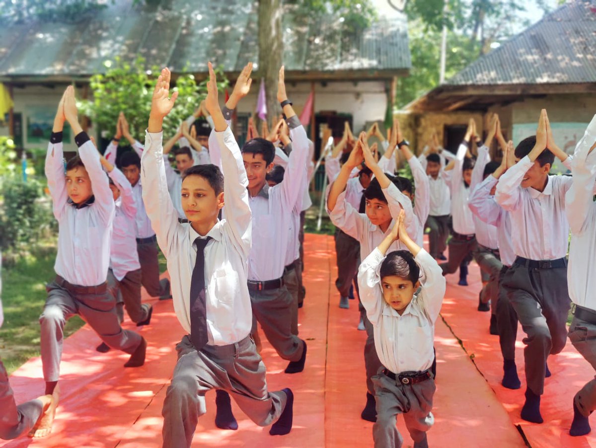 Marikutti7's tweet photo. Discover the power of yoga and its transformative effects on physical and mental well-being. Lets start practicing Yoga June 21st #InternationalYogaDay #InternationalYogaDay2023 #IYD23 #YogaDay2023 https://t.co/C5Tc3bR6jE