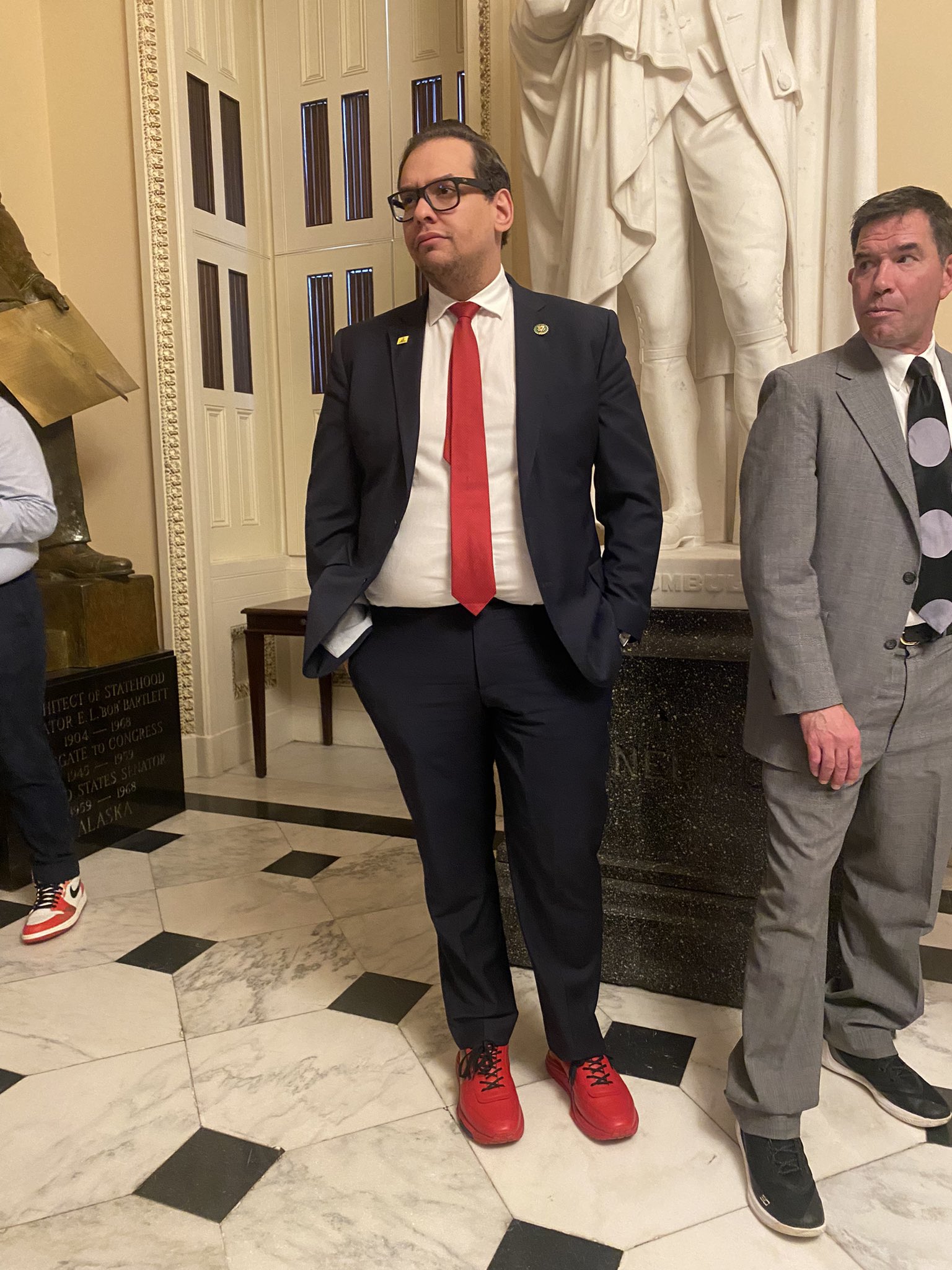 Kadia Goba on X Santos is wearing red Ferragamo sneakers overshadowed by his staffer Vish Burra who just won a trophy for his Nike Tiffany SB s https t iNioV9CKRe X