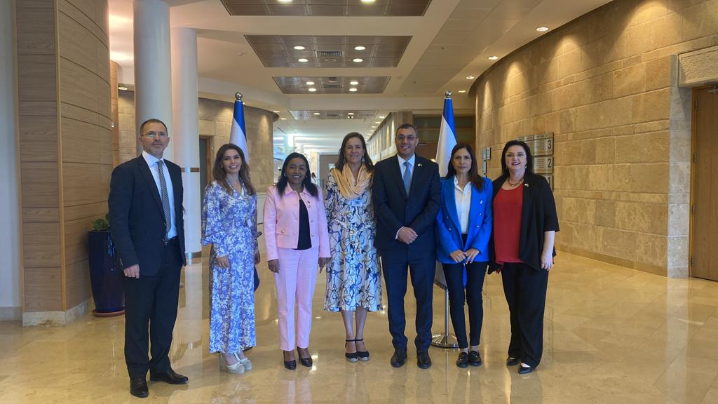 Laura Barrera Fortoul tweet media