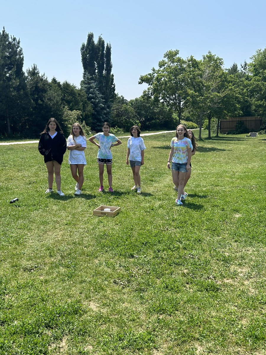 MsAtkinson93's tweet photo. @SJPIIOakville fun in the sun with a side of competition for our grade 7s https://t.co/jYH6kPVbTp