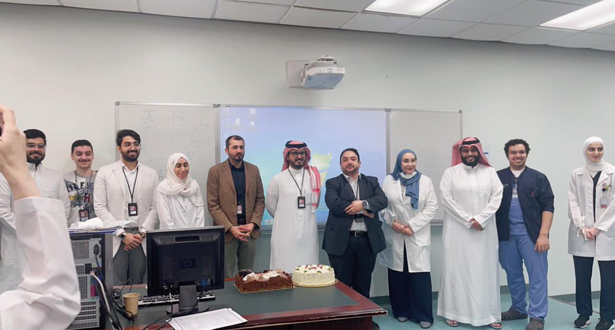 اجتياز اطباء وطبيبات برنامج تدريب طب العنايه الحرجة بمستشفى الملك فهد الجامعي بالخبر إختبار الجزء الاول في هيئة التخصصات الصحية بنسبة نجاح بلغت ١٠٠٪ ولله الحمد ،،،