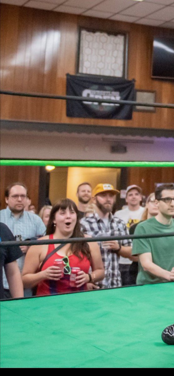 This lady gets it.
•
•
•
📸: @grenwail 

#beyondwrestling #wrestlingopen #everythursdayforever #monsterfactory #feastmode #bigmen #iwtv #indiewrestling #njwrestling #northeastwrestling #Worcester #whiteeagle