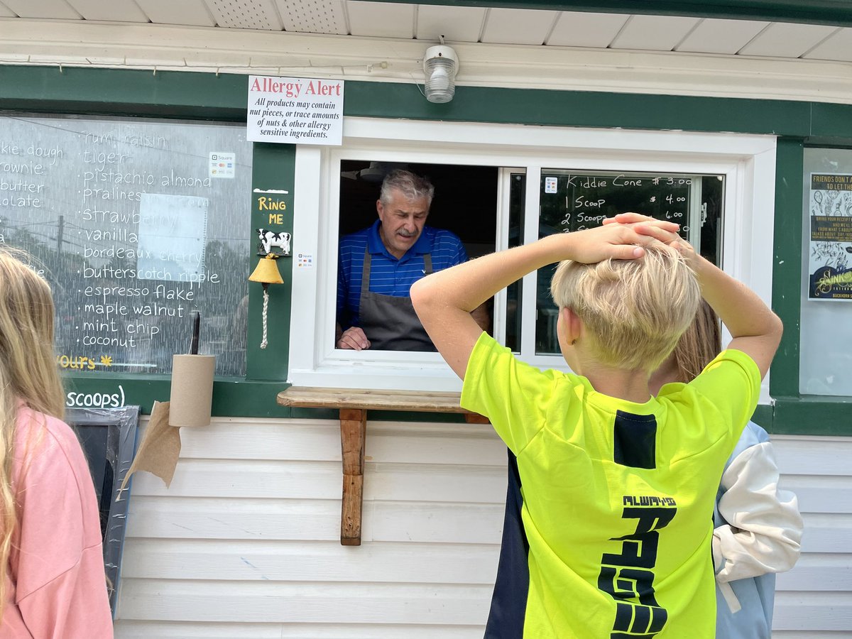 A huge thank you to Mariloos Ice Cream in Buckhorn for hosting our junior classes! It was delicious! <a href="/BuckhornKPR/">Buckhorn Public School</a>