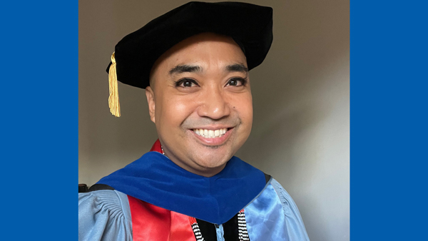 Congratulations to Prof. @KevinNadal, who was awarded a medal for distinguished service by Columbia @TeachersCollege! Read his inspiring words about his experience and the responsibility he feels with his success gc.cuny.edu/news/kevin-nad… @gradcenterpsych @JohnJayCJPhD