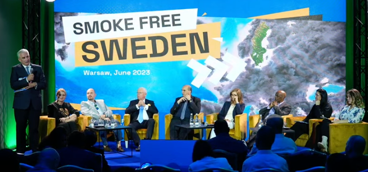 SmokeFreeSweden's tweet photo. @carissaduring Concluding the session, Dr Human asks why policy makers worldwide are letting people die needlessly when the lessons from Sweden show how many lives could be saved, and urges attendees to take the report to policy makers in their own countries.

#SmokeFreeSweden https://t.co/5pNTfegLhL