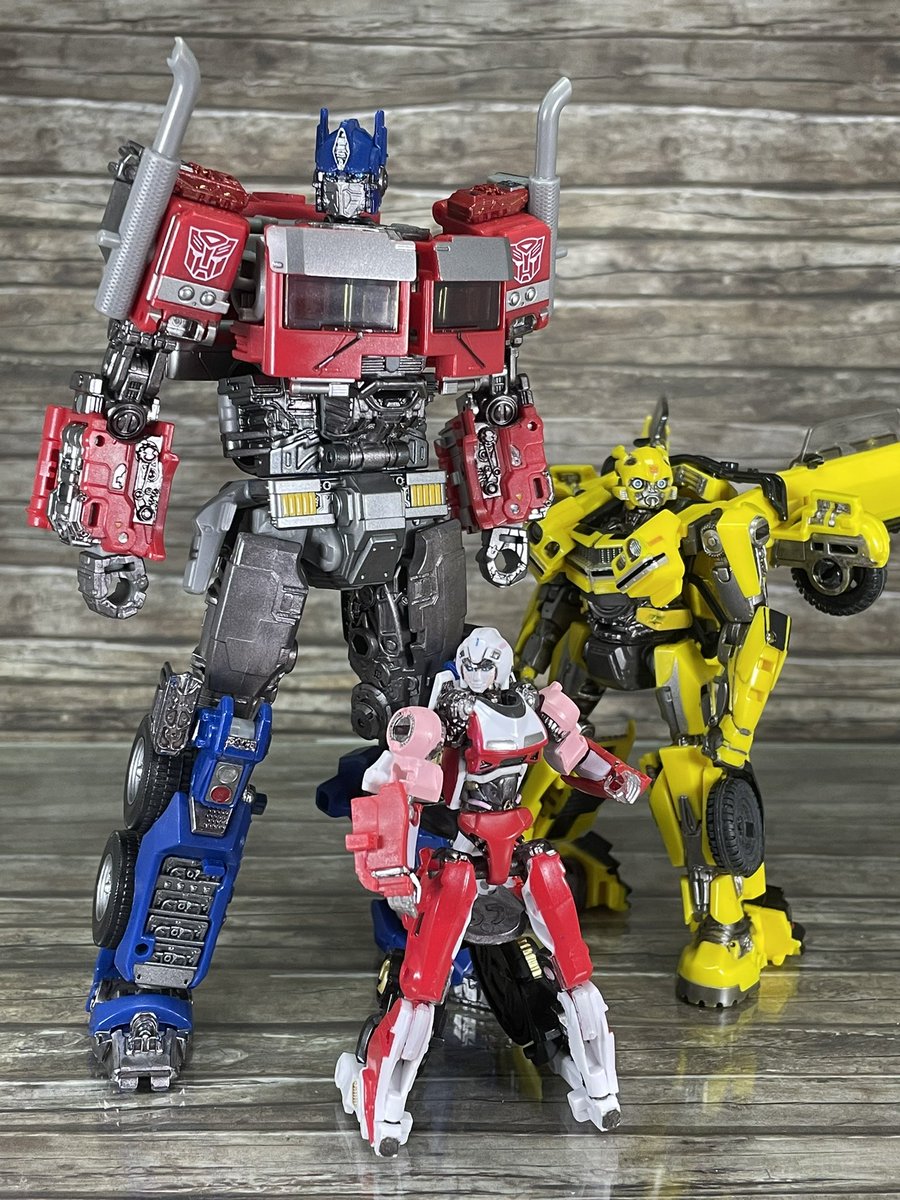 #OptimusPrime #RiseOfTheBeasts 
#Transformers Buzzworthy StudioSeries 102 custom