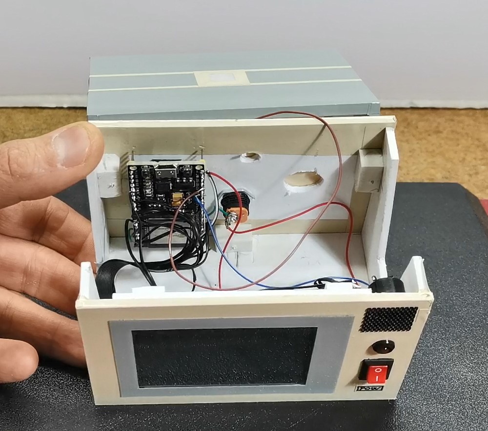 Advanced ESP32 Internet Weather Station with 5-day Forecast 

📖▶️ dky.bz/3p80NET
