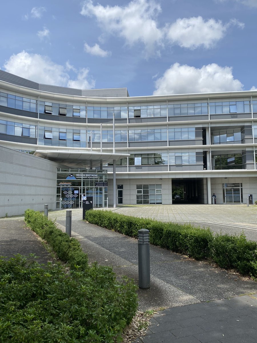 JustomLouis's tweet photo. Réunion à #Rennes pour la commission Jeunesse, égalité et citoyenneté. Encore pleins de thématiques et problématiques abordées pour les lycées bretons, sur le dérèglement climatique….

@AdeleChasle @GabyCadiou @LoigCG @regionbretagne https://t.co/6wiNBvjcyS
