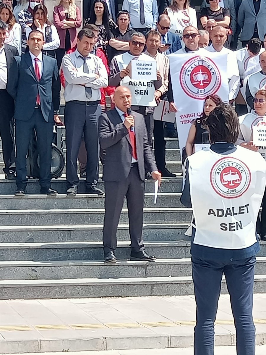 #MemurGeçinemiyor
<a href="/RTErdogan/">Recep Tayyip Erdoğan</a> <a href="/dbdevletbahceli/">Devlet Bahçeli</a> <a href="/kilicdarogluk/">Kemal Kılıçdaroğlu</a> <a href="/meral_aksener/">Meral Akşener</a> <a href="/Ahmet_Davutoglu/">Ahmet Davutoğlu</a> <a href="/alibabacan/">Ali Babacan</a> <a href="/T_Karamollaoglu/">Temel Karamollaoğlu</a> <a href="/DpGultekinUysal/">Gültekin Uysal</a> <a href="/M_Sarigul/">Mustafa Sarıgül</a> <a href="/ErbakanFatih/">Dr. Fatih Erbakan</a> <a href="/erkbas/">Erkan BAŞ</a> <a href="/ProfDrErsanSen/">Ersan Şen</a> <a href="/ProfDemirtas/">Özgür Demirtaş</a>