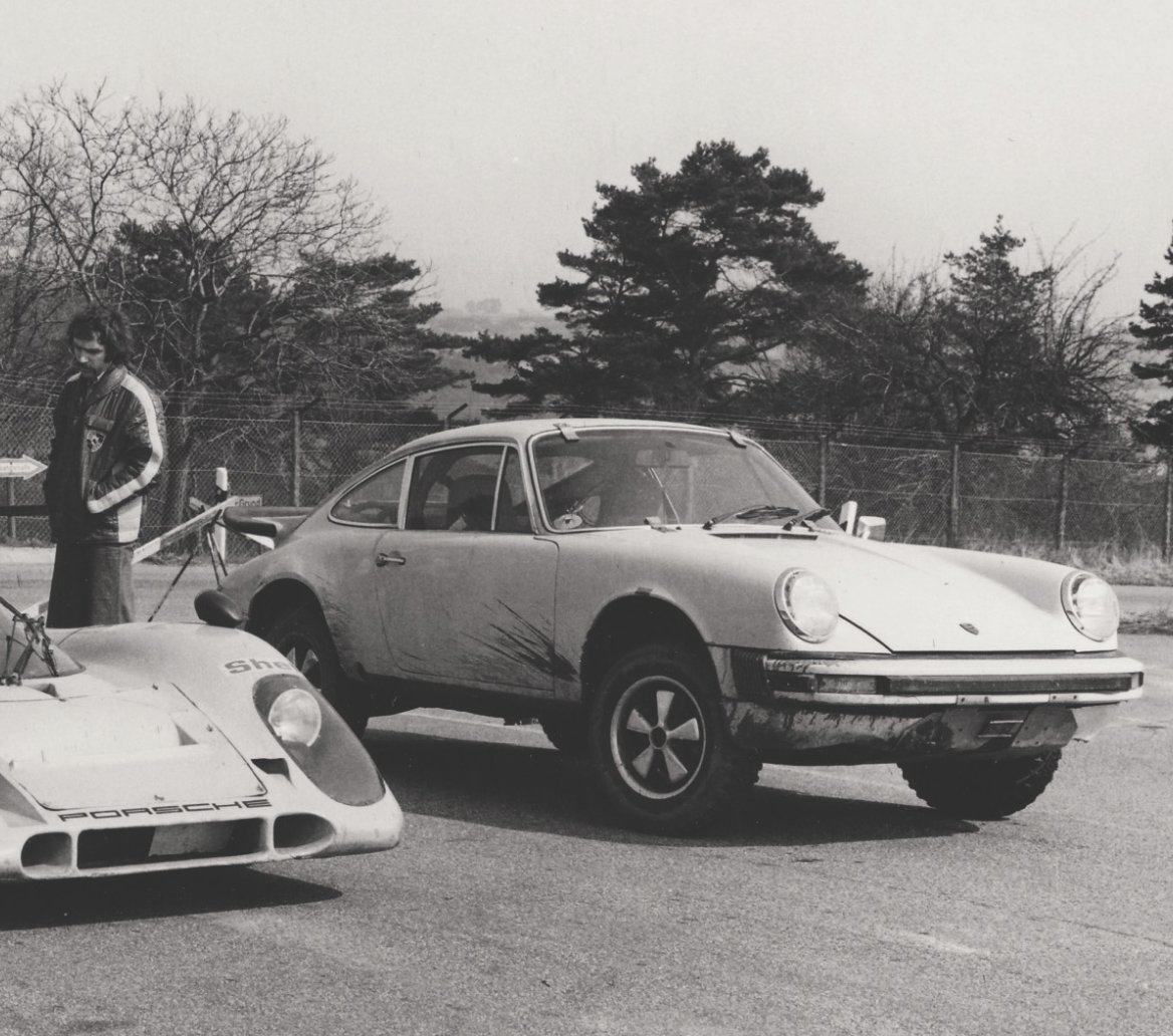 Thought off-road 911s conversions were 'new'...nope. Check this Carrera 2.7 MFI setup by Porsche test driver Roland Kussmaul in period. Learn more in the 𝐶𝑎𝑟𝑟𝑒𝑟𝑎 𝟤.𝟩 book. carrera27.com

#PorscheFact #porsche  #porsche911 #porschepassion  #Carrera27 #911Carrera