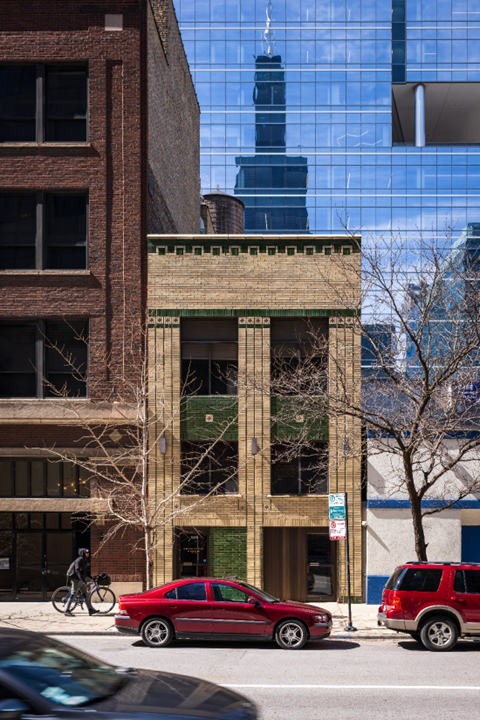 chicago's tweet photo. The birthplace of house music is now an official Chicago landmark. 🎶🎉The Warehouse dance club's resident DJ, Frankie Knuckles, drew inspiration from music genres like disco, R&amp;B, gospel, &amp; techno to create what we now know as house. Visit this landmark at 206 S. Jefferson St.⬇ https://t.co/x5JeKGRfkF