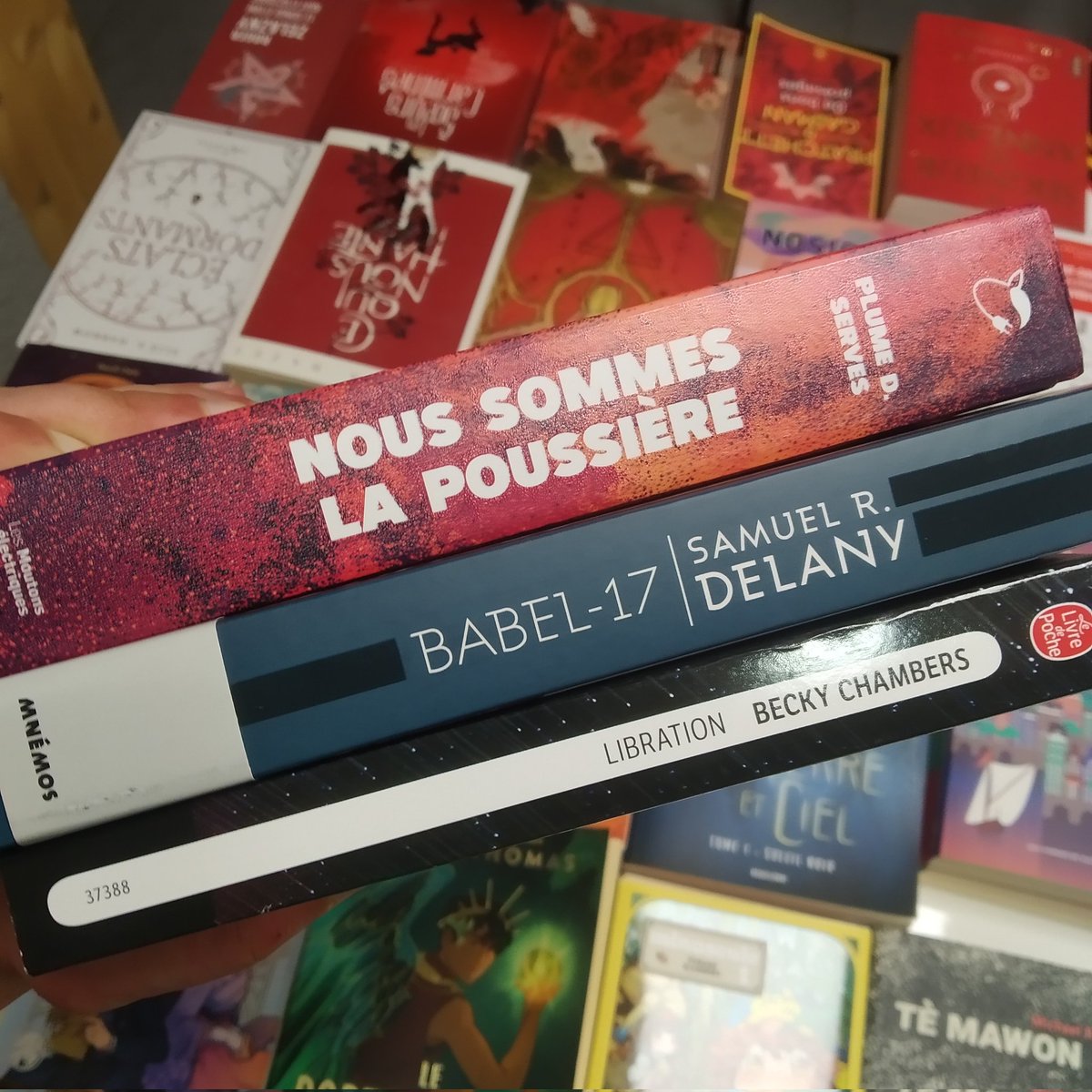Lib_Minotaure's tweet photo. De belles nouveautés de science-fiction sont arrivées ! Alors, ce sera plutôt space opera ou dystopie ? 

🚀 Nous somme la poussière de Plume D. Serves chez @moutonselec
🚀 Babel-17 de Samuel Delany chez @editionsmnemos
🚀Libration de Becky Chambers chez @livredepoche https://t.co/Cu0AoUU6I9