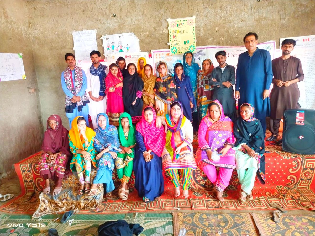 Thrilled to celebrate Global Parents Day at our #AYFS under the #SihatMandKhaandaan Project in #Matiari! Recognizing the invaluable role of parents in nurturing healthy families and empowering youth.
AYFS is a thriving knowledge hub for #Youth!
 #GlobalParentsDay #RHR #AYFS #SMK