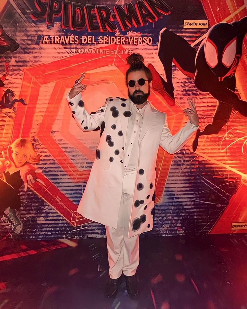 To any artists having the spot brainrot right now, can someone draw Jonathan wearing the outfit his latam voice actor wore to the premiere, please, I’ll give you my first born child 🥹

#theSpot #AcrossTheSpiderverse