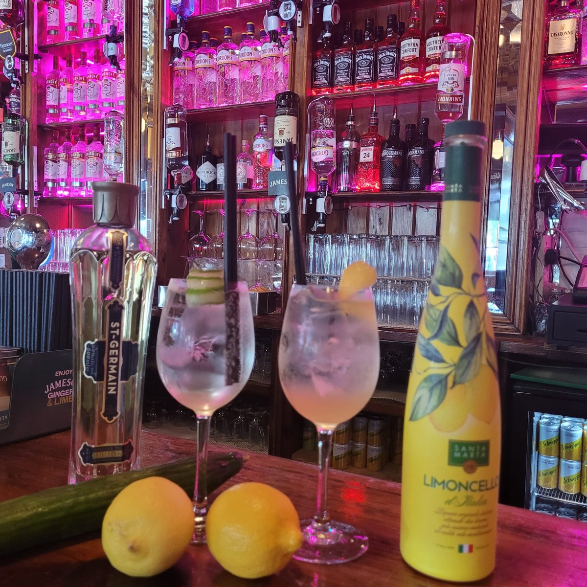 Mmmm! Check out our new spritz from today…… Limoncello Spritz !

Also serving Hugo Spritz and Aperol Spritz. All €10. 

#summerdays #summerdrinks #spritz